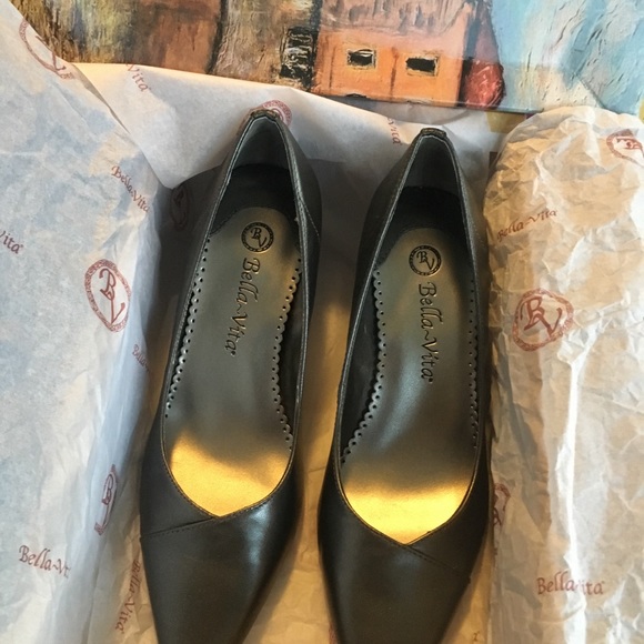 Shoes - Picture 2 of 4